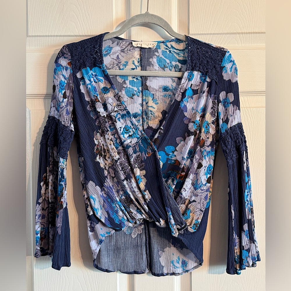 Love Stitch Blue Floral Boho Crossover 3/4 Bell Sleeve Top